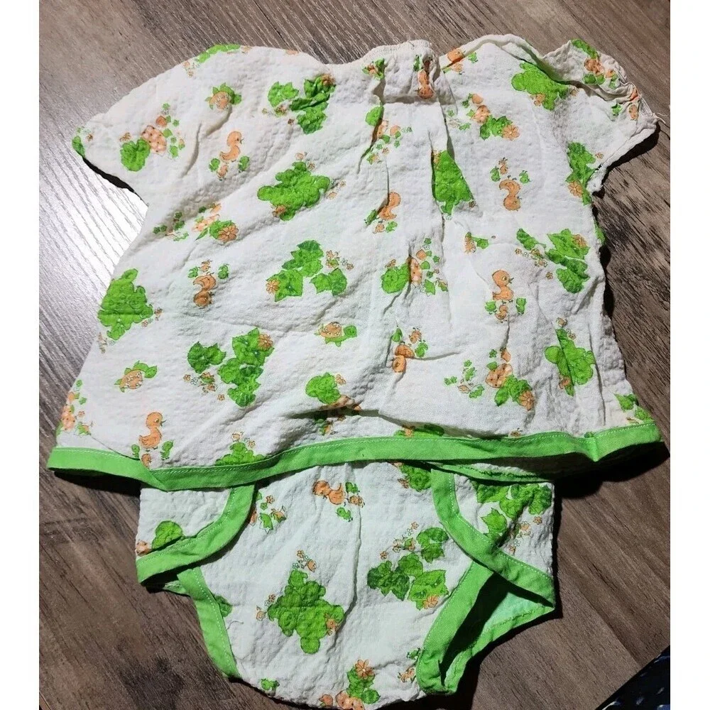Vintage Baby 2 Piece Green And White With Bears,Raccoon,Ducks And Turtles